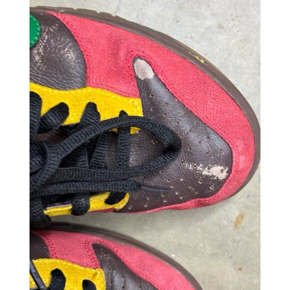Athletic_Shoes